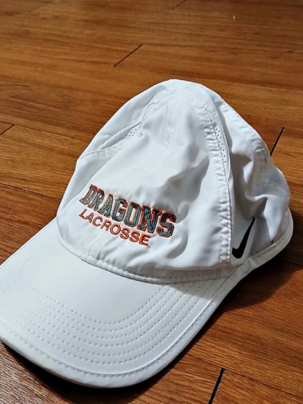 Nike Featherlight Dri-FIT cap White Athletic Cap NWT Dragons Lacrosse